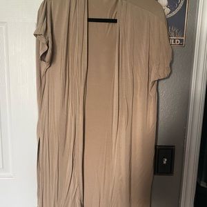 Emma’s closet Sand colored kimono size Large never worn